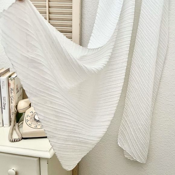 Accordion Pleat Semi Sheer Long Wrap Scarf, White, NWT - Picture 5 of 6